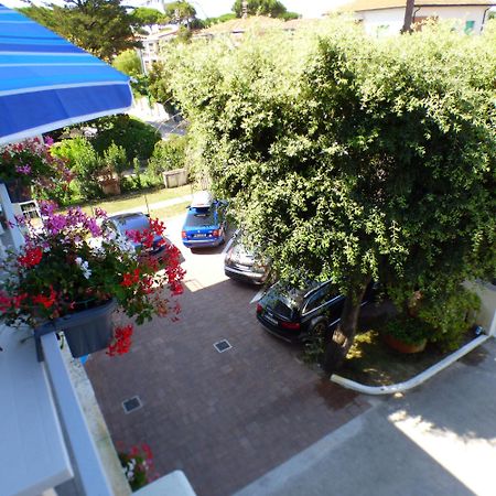 Complesso Oasi Appartement Tirrenia Buitenkant foto
