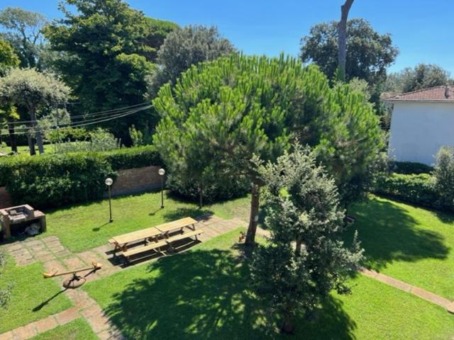 Complesso Oasi Appartement Tirrenia Buitenkant foto